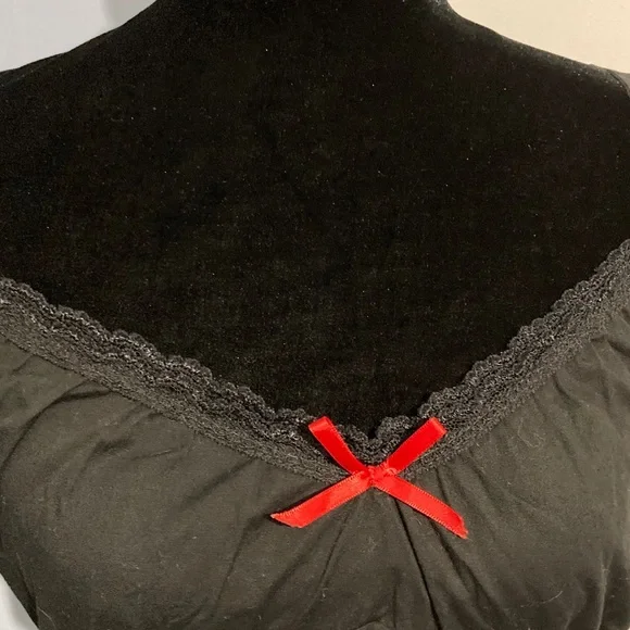 Elegant Black and Red Women's Blouse - Picture 3 of 10